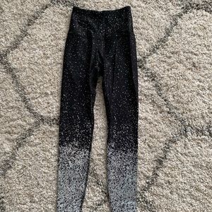 BEYOND YOGA SPECKLED LEGGINGS!!!